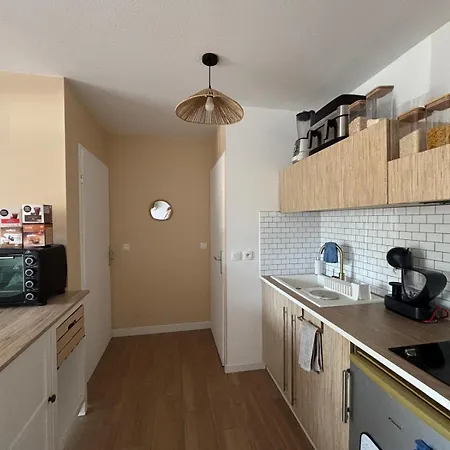 Cozy Parking Et Terrasse Apartment *